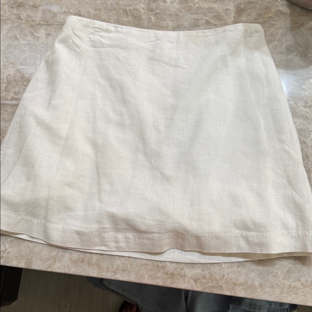 Abercrombie Elegant white linen skort size small